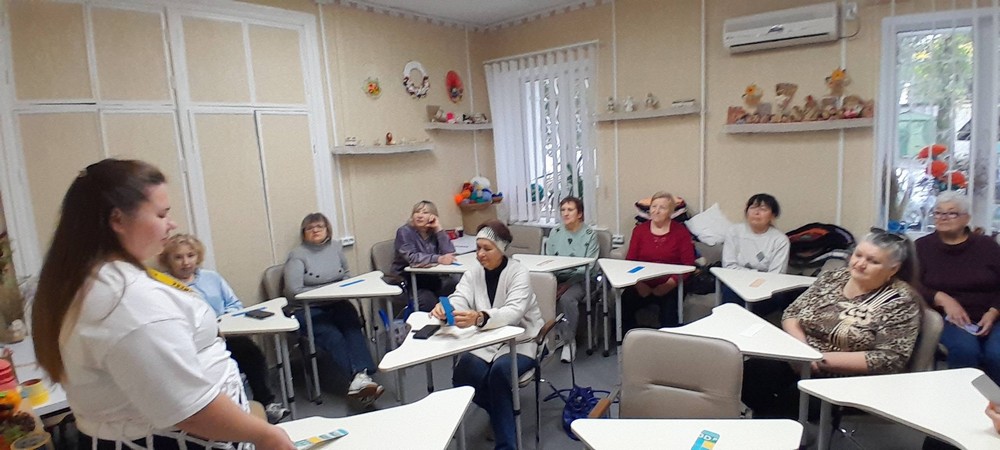 Стильний аксесуар власноруч у Нікополі підопічні терцентру навчилися виготовляти припинду (фото) (11)
