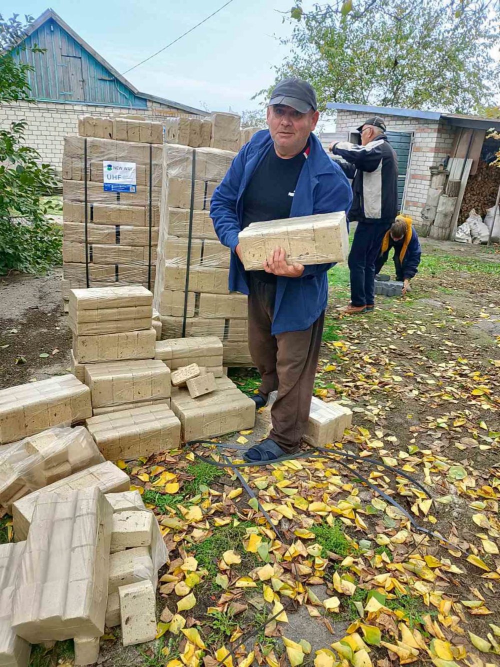 Томаківська громада отримала паливні брикети на зиму 4 Томаківська громада отримала паливні брикети на зиму 4