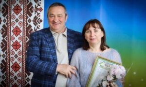 У Марганецькій громаді освітян привітали з професійним святом та вручили відзнаки (фото)