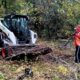 У Марганці комунальники прибирали місто та ліквідовували наслідки обстрілів (фото)