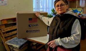 У Марганці вже видали 355 гігієнічних наборів для маломобільних жителів з інвалідністю (фото)