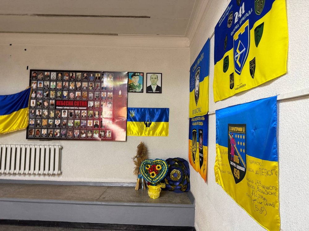 У Марганці влада передала капличку УПЦ МП Православній церкві України там звершили спільну молитву (1)