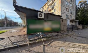 У Нікополі та районі ворог атакував супермаркет і багатоповерхівку, багато поранених, вночі ракетами вдарили по Дніпру - поліція (фото)