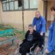 «Ваша турбота стала для мене надзвичайно важливою»: у Нікополі чоловік, який втратив кінцівку, отримав крісло колісне (фото)