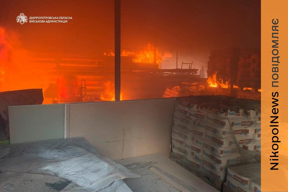 Є поранені у Нікополі і Павлограді, побито магазини і продуктові склади - важкий день на Дніпропетровщині 2 жовтня (фото)