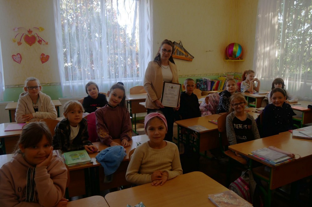 У Покрові привітали освітян з професійним святом 4 У Покрові привітали освітян з професійним святом 4