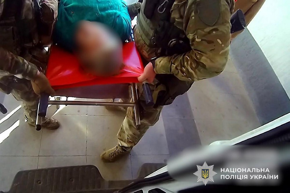 Залишатися було надто небезпечно з Нікополя евакуювали ще трьох маломобільних людей (5) Залишатися було надто небезпечно з Нікополя евакуювали ще трьох маломобільних людей (5)