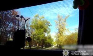 Залишатися було надто небезпечно з Нікополя евакуювали ще трьох маломобільних людей (7)
