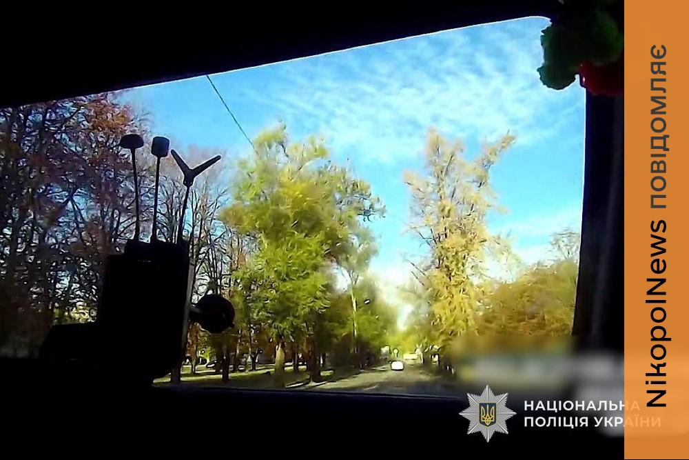Залишатися було надто небезпечно з Нікополя евакуювали ще трьох маломобільних людей (7)