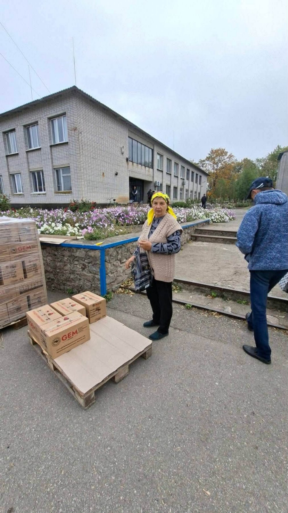 Жителі Томаківської громади сьогодні отримали продуктові набори від Global Empowerment Mission 7
