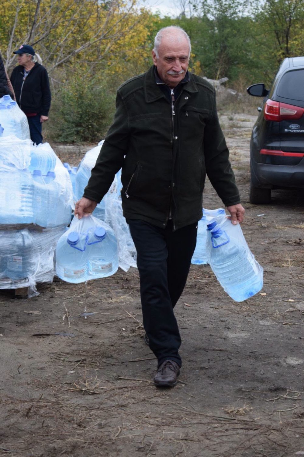 Жителям Нікопольщини 16 жовтня роздали воду 4