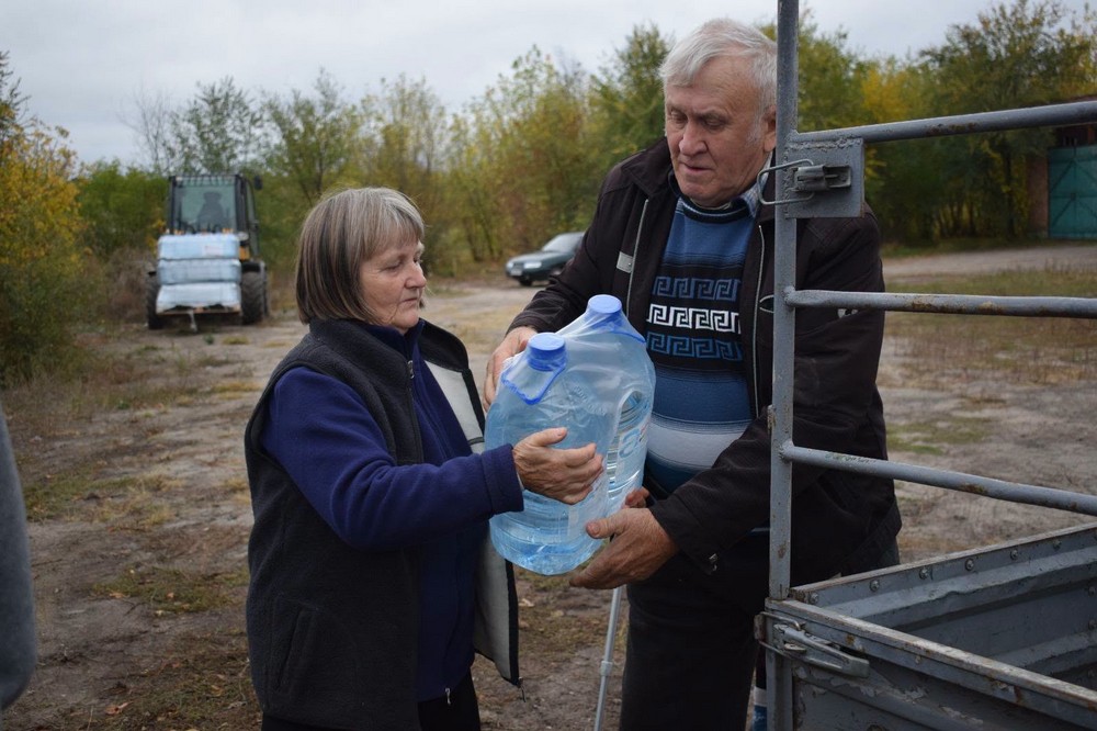 Жителям Нікопольщини 16 жовтня роздали воду 5
