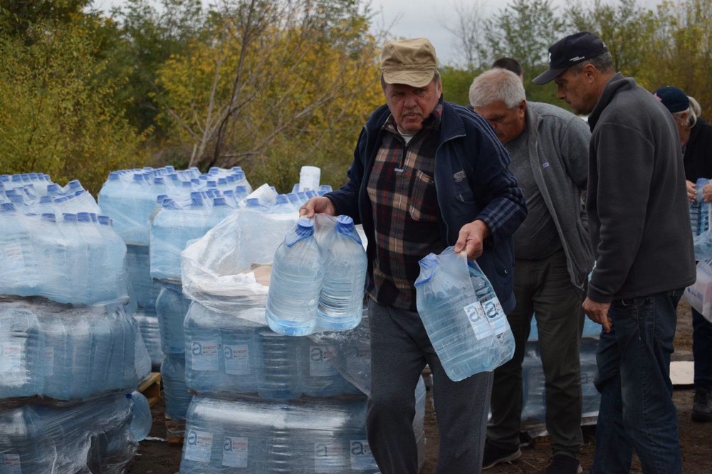 Жителям Нікопольщини 16 жовтня роздали воду 6