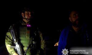«Якби не син, я б залишилася»: «Білі Янголи» евакуювали з Нікопольщини родини з дітьми (фото, відео)