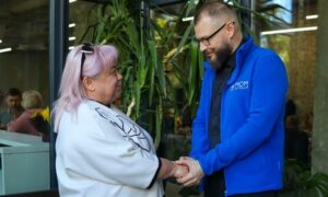 освітянка з Покрова отримала нагороду від МОМ (3)