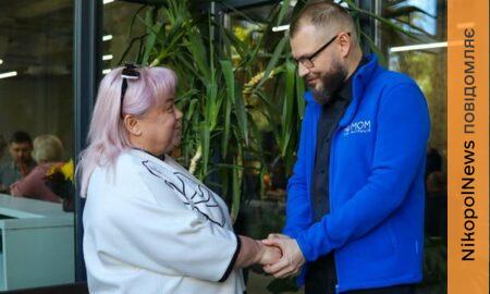 освітянка з Покрова отримала нагороду від МОМ (3)