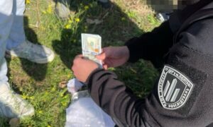 У Нікополі прикордонник вимагав 5 тисяч доларів за службу без бойових завдань (фото)