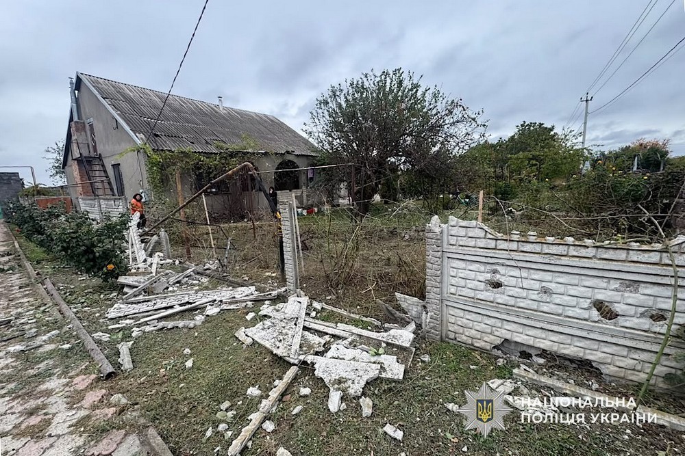 Побито спорткомплекс і торговельний центр на Нікопольщині, логістичні компанії у Дніпровському і Криворізькому районах, ворог бомбардував Синельниківщину – поліція (фото) Побито спорткомплекс і торговельний центр на Нікопольщині, логістичні компанії у Дніпровському і Криворізькому районах, ворог бомбардував Синельниківщину – поліція (фото)