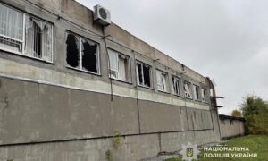 Побито спорткомплекс і торговельний центр на Нікопольщині, логістичні компанії у Дніпровському і Криворізькому районах, ворог бомбардував Синельниківщину – поліція (фото)