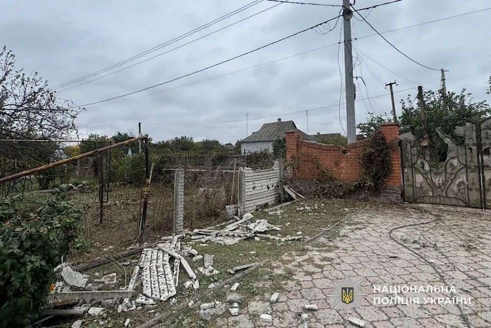 Побито спорткомплекс і торговельний центр на Нікопольщині, логістичні компанії у Дніпровському і Криворізькому районах, ворог бомбардував Синельниківщину – поліція (фото) Побито спорткомплекс і торговельний центр на Нікопольщині, логістичні компанії у Дніпровському і Криворізькому районах, ворог бомбардував Синельниківщину – поліція (фото)
