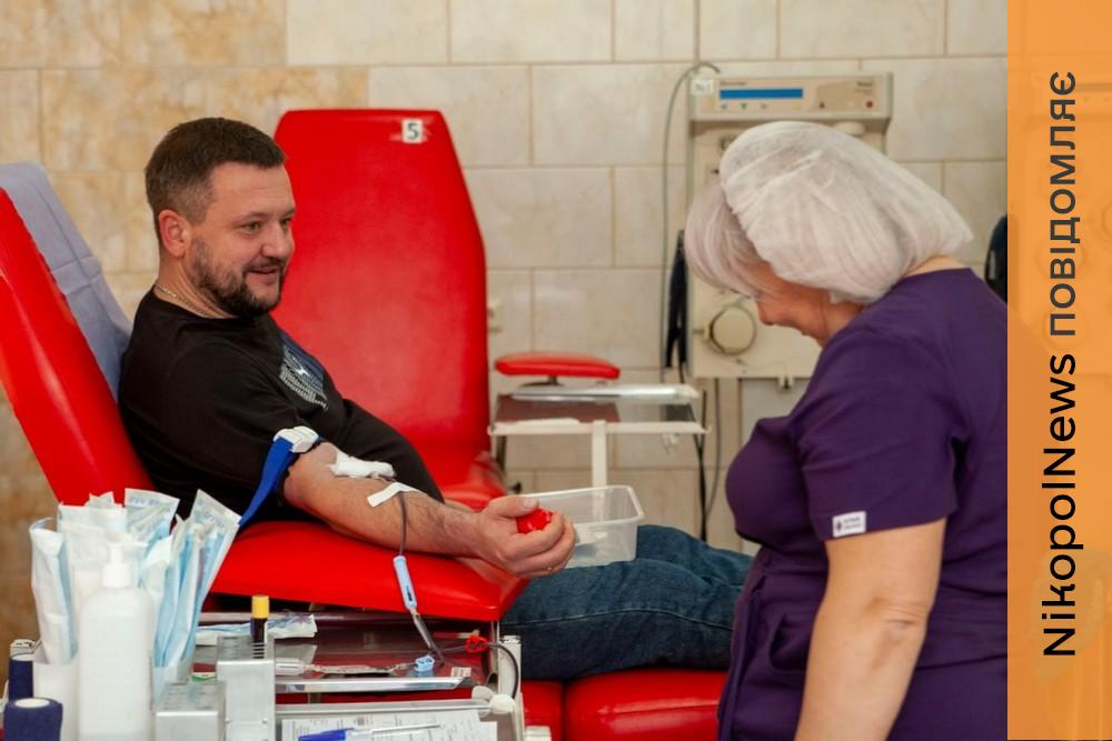 Працівники Нікопольської РДА знову здали кров, долучившись до донорського руху (фото)