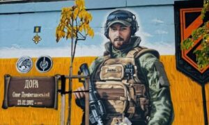 Воював з першого дня повномасштабної війни: Захиснику з Нікопольщини відкрили мурал у Києві (фото)