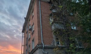 У Нікополі пошкоджено багатоповерхівку і підприємство, є поранений у Дніпрі, під ударом також була Синельниківщина в ніч на 29 жовтня